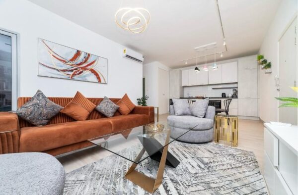 2 Bedroom Apartment / Per day - Image 3