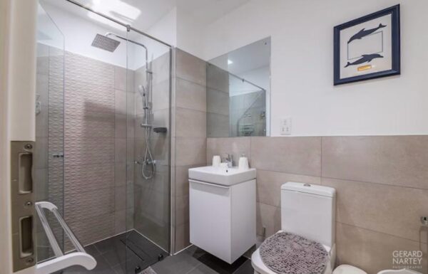 2 Bedroom Apartment / Per day - Image 4